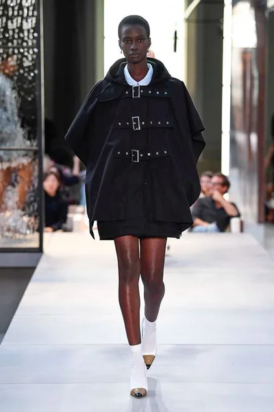 Look 74